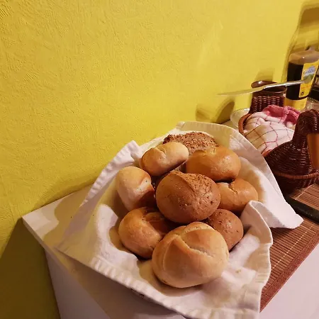 Haus Stephanie בית הארחה *
